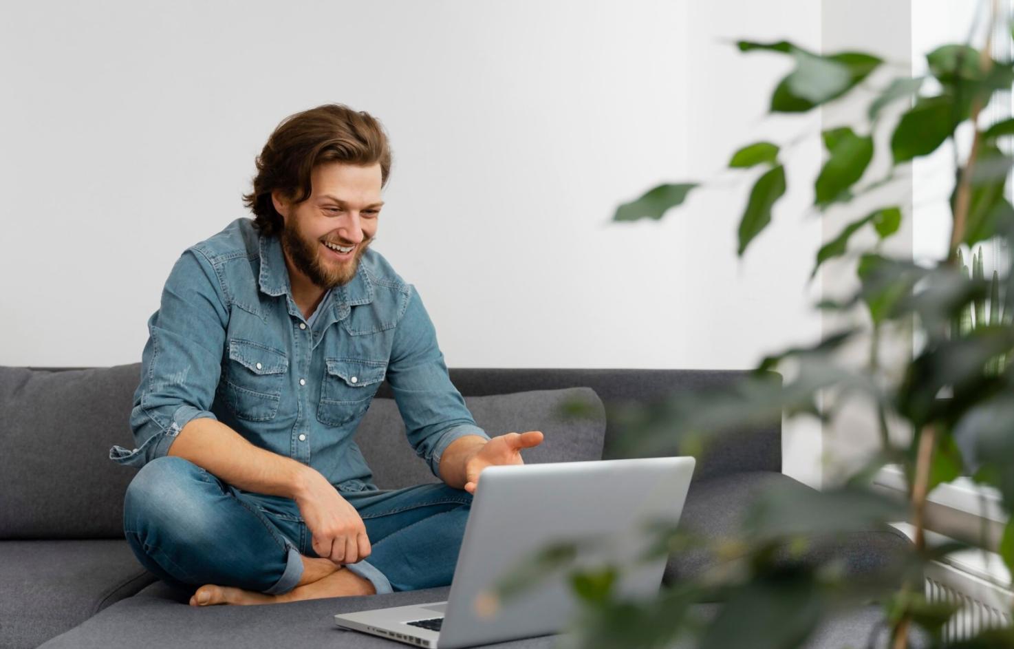Sesión de estudio colaborativo online sobre finanzas personales